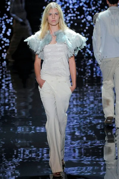 Look 4